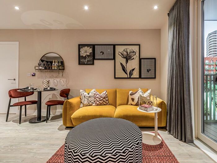 1 Bedroom Flat For Sale In Kent Avenue, Dagenham, RM9