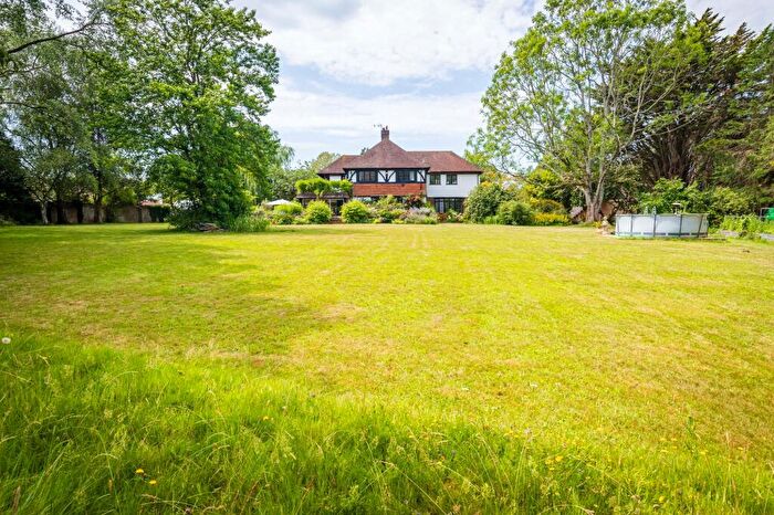 6 Bedroom Detached House For Sale In Ballsdown, Chiddingfold, GU8