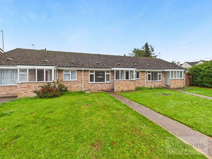 2 Bedroom Terraced Bungalow For Sale In North Drive, Grove, OX12