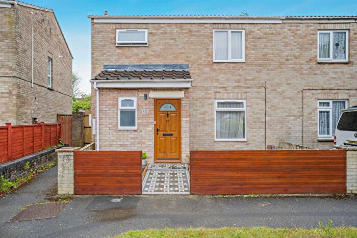 3 Bedroom Semi-Detached House For Sale In Knowlton Road, Poole, BH17