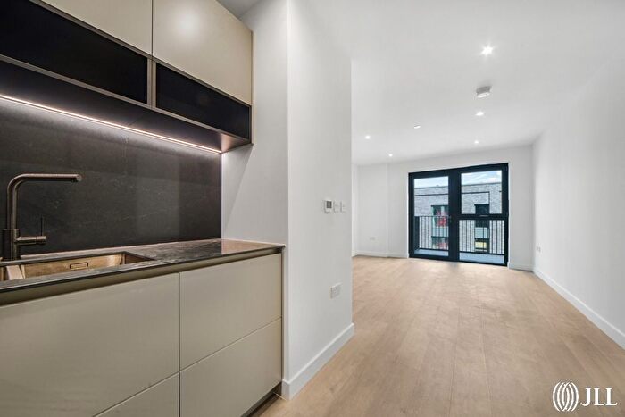 1 Bedroom Flat To Rent In Hawker House, N4