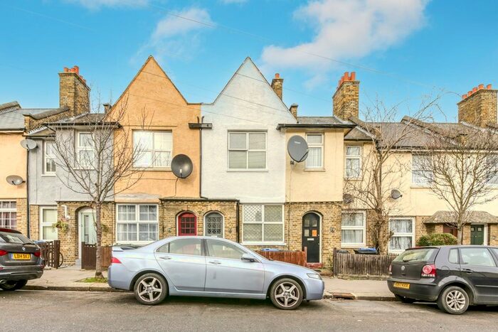 2 Bedroom Terraced House To Rent In Tylecroft Road, London, SW16