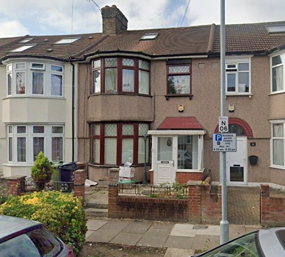 5 Bedroom Terraced House To Rent In Netherfield Gardens, Barking, IG11