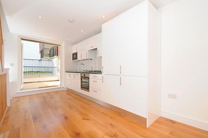 2 Bedroom House To Rent In Devonshire Road, Forest Hill, London, SE23