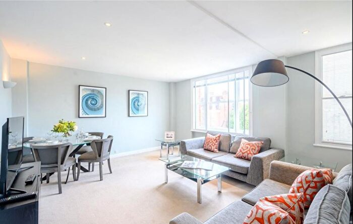 2 Bedroom Flat To Rent In Hill Street, London, W1J