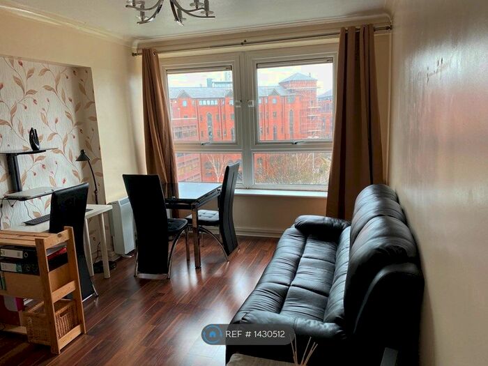 2 Bedroom Flat To Rent In Marlborough Towers, Leeds, LS1