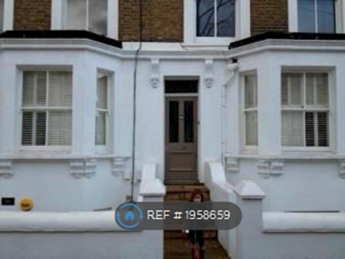 2 Bedroom Flat To Rent In Fernlea Road, London, SW12