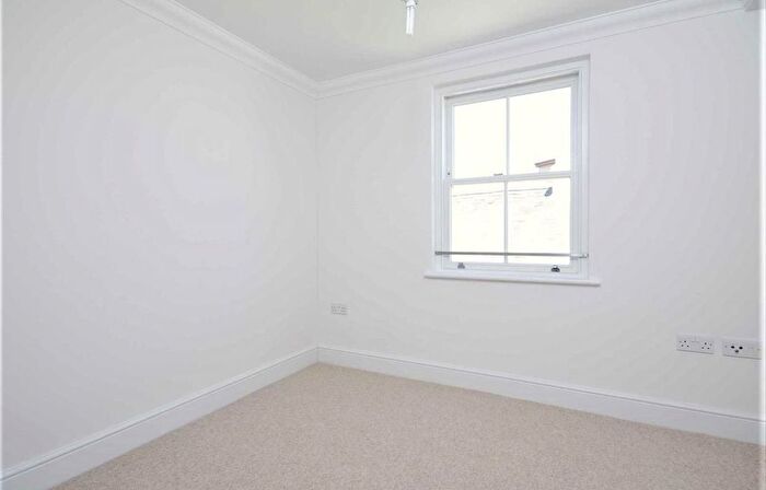 2 Bedroom Flat To Rent In Bay View, Central Parade, Herne Bay, Kent, CT6