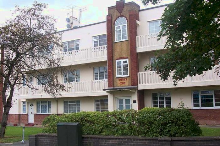 2 Bedroom Flat To Rent In Princes Drive, Harrow HA1