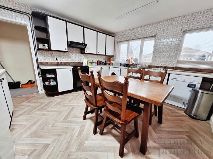 3 Bedroom Detached Bungalow For Sale In St Neots Road, Sandy, SG19
