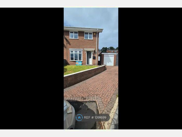 3 Bedroom Semi-Detached House To Rent In Long Croft, Cannock, WS12