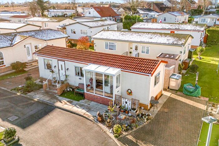 2 Bedroom Property For Sale In West Park Homes, Darrington, Pontefract, WF8
