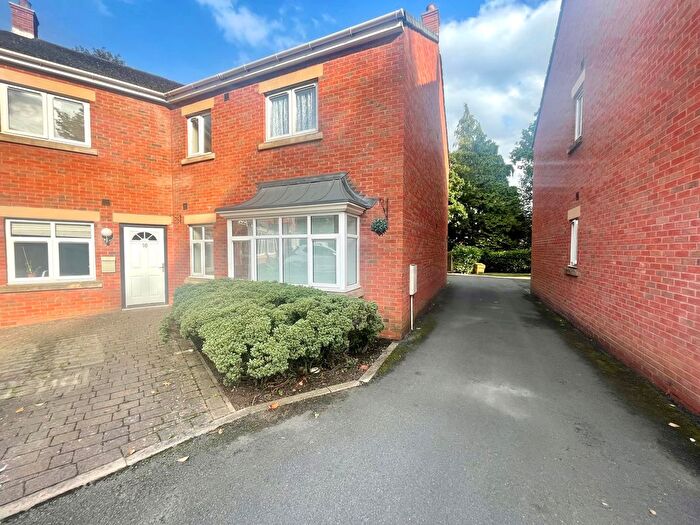 2 Bedroom Flat To Rent In Millbrook Gardens, Birmingham, B13