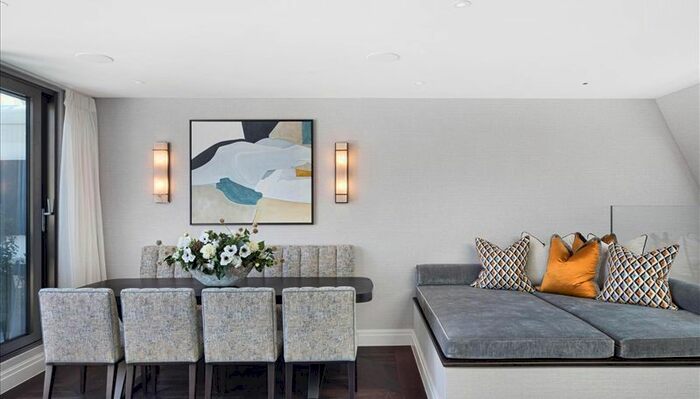 3 Bedroom Flat To Rent In Prince Of Wales Terrace, Kensington, W8