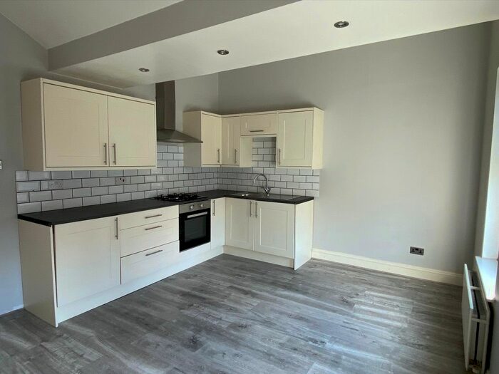 2 Bedroom Flat To Rent In Portland Road, South Norwood, London, SE25