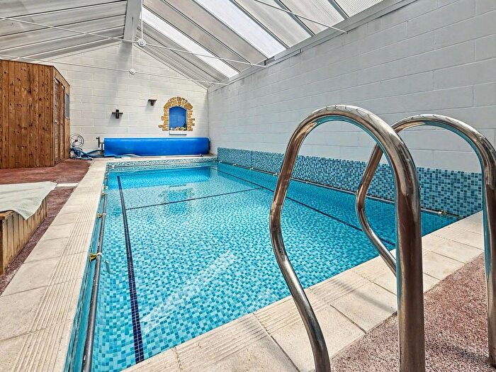 5 Bedroom Detached House For Sale In Heath Close, Wimborne, BH21