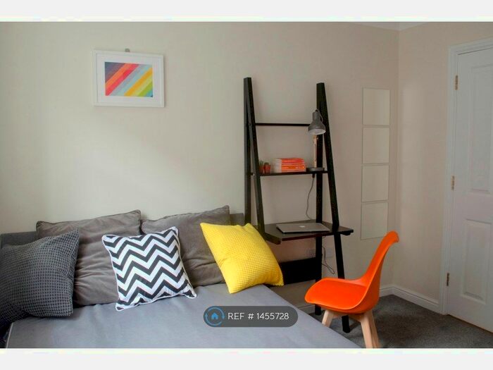 3 Bedroom Flat To Rent In Albany Gardens, Colchester, CO2