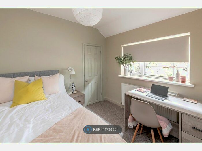 6 Bedroom Terraced House To Rent In Sheridan Road, Bath, BA2