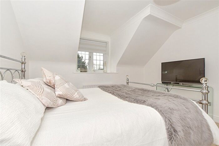 3 Bedroom Detached House For Sale In Thorneycroft Close, Kingswood, Kent, ME17