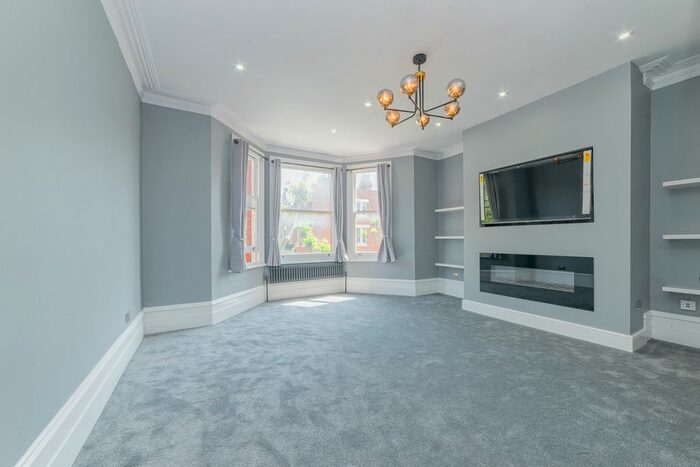 3 Bedroom Flat To Rent In Morshead Road, London, W9
