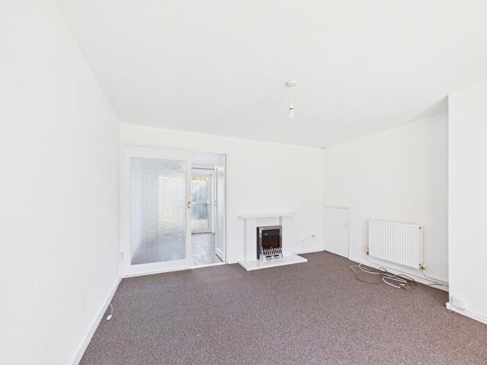 3 Bedroom Terraced House For Sale In Dove Rise, Hilton, DE65