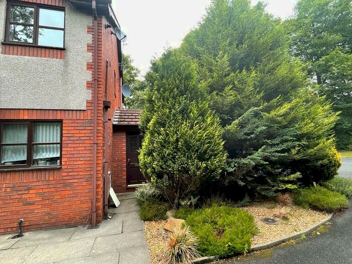2 Bedroom House To Rent In Flat Petersan Court, Chorley, PR7