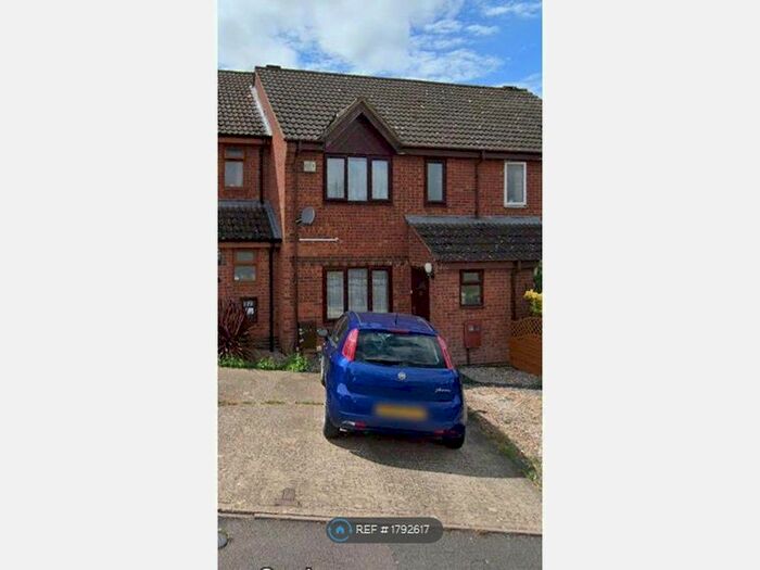 3 Bedroom Terraced House To Rent In Mellish Road, Rugby, CV22