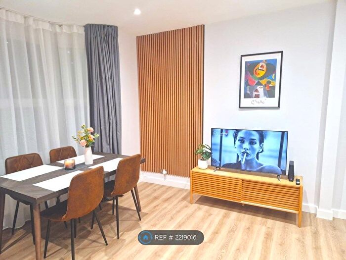 2 Bedroom Flat To Rent In Blackhorse Lane, London, E17