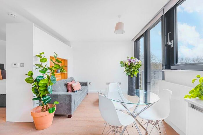 1 Bedroom Flat To Rent In Highgate Hill, London, N19