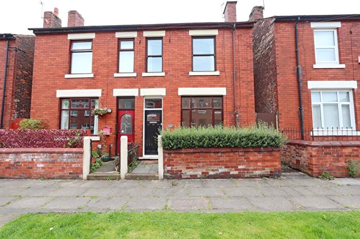 3 Bedroom Semi Detached House For Sale In Elizabeth Street, Prestwich, M25