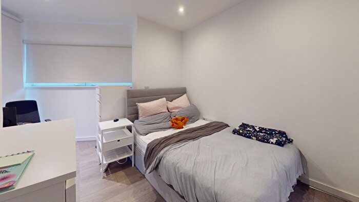 2 Bedroom Flat For Sale In Rossetti Apartments, Saffron Central Square, Croydon, CR0