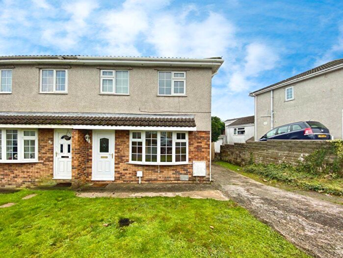 3 Bedroom House To Rent In Easterly Close, Brackla, CF31