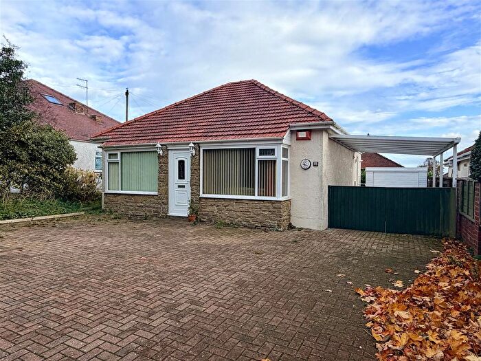 2 Bedroom Detached Bungalow For Sale In Osgodby Lane, Scarborough, YO11