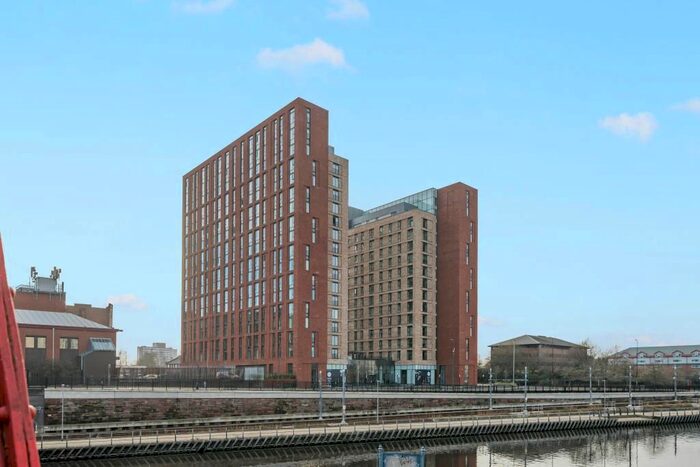 2 Bedroom Flat To Rent In Wharf End, Manchester, M17