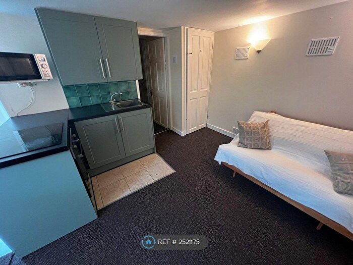 Studio To Rent In Beechwood Terrace, Leeds, LS4