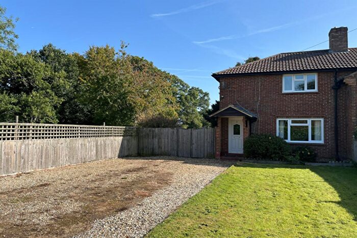2 Bedroom Cottage To Rent In Farleigh Wallop, Basingstoke, RG25