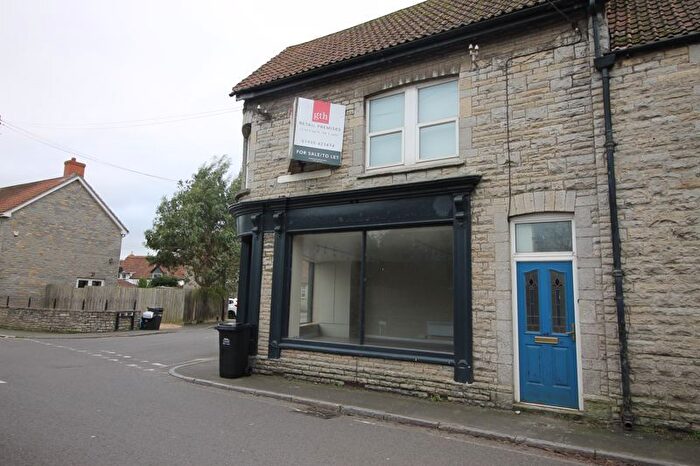2 Bedroom Flat To Rent In West Street, Somerton, TA11