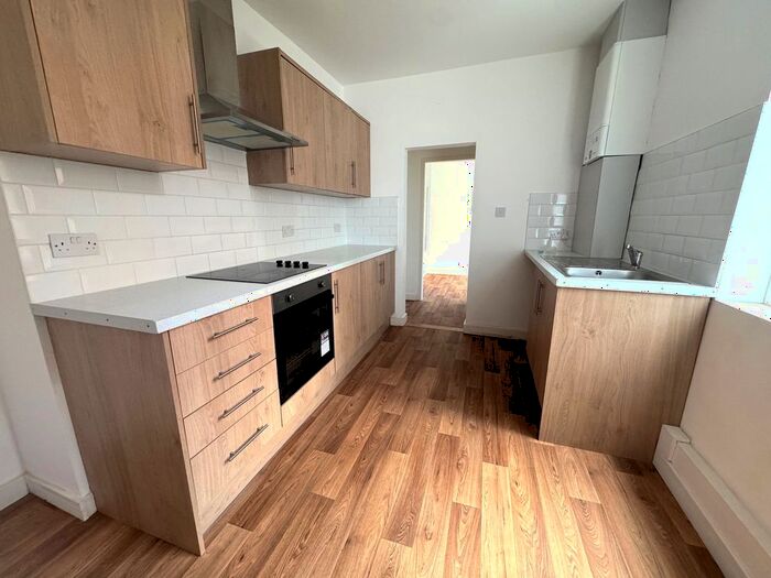 1 Bedroom Flat To Rent In Dover Street, Hull, HU3