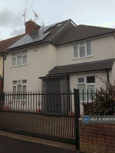 4 Bedroom End Of Terrace House To Rent In Lillechurch Road, Becontree, Dagenham, RM8