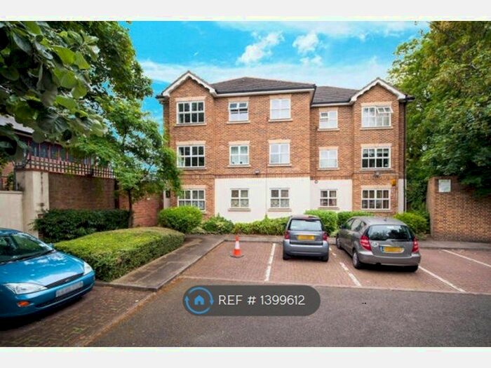 2 Bedroom Flat To Rent In Flodden Road, London, SE5