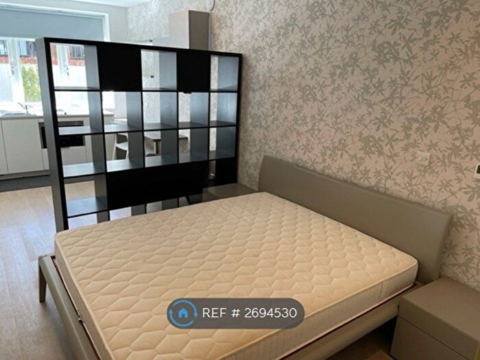 Studio To Rent In Lymington Road, London, NW6