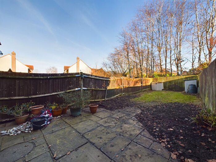 2 Bedroom End Of Terrace House To Rent In Blackbridge Lane, Horsham, West Sussex, RH12