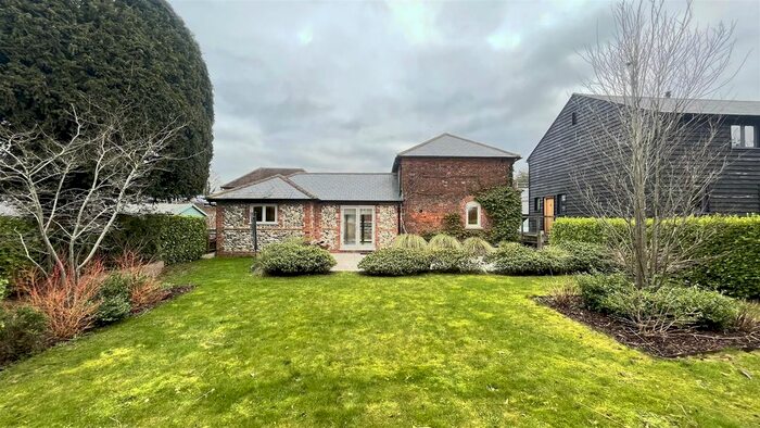 2 Bedroom Barn Conversion To Rent In Park Road, Banstead, SM7