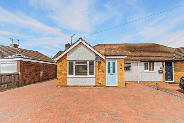 2 Bedroom Bungalow To Rent In Larksfield Road, Banbury, OX16