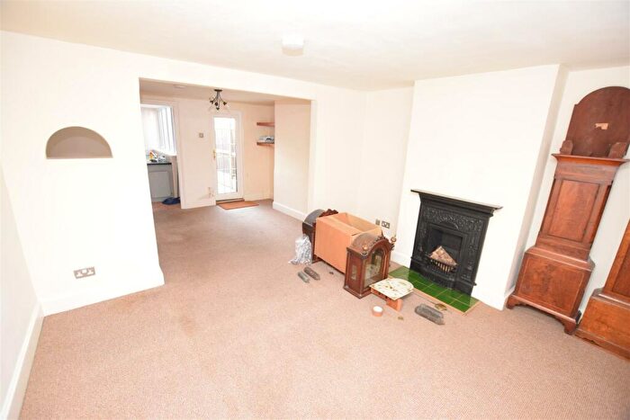 2 Bedroom Cottage To Rent In Mill Road, Maldon, CM9