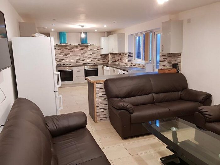 1 Bedroom Terraced House To Rent In Dawlish Road, Birmingham, B29