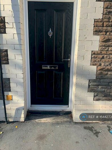 2 Bedroom Flat To Rent In Splott Road, Cardiff, CF24
