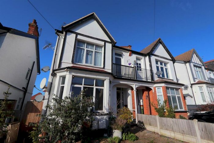 1 Bedroom Flat To Rent In Satanita Road, Westcliff-On-Sea, SS0