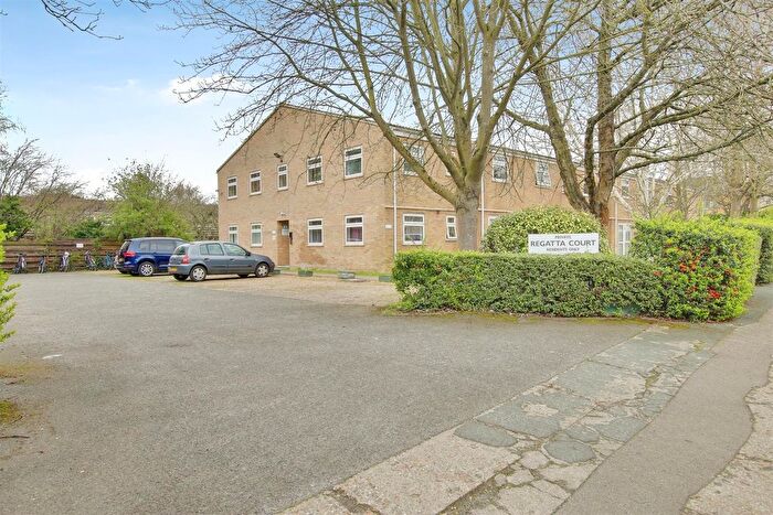 2 Bedroom Flat To Rent In Regatta Close, Cambridge, CB5