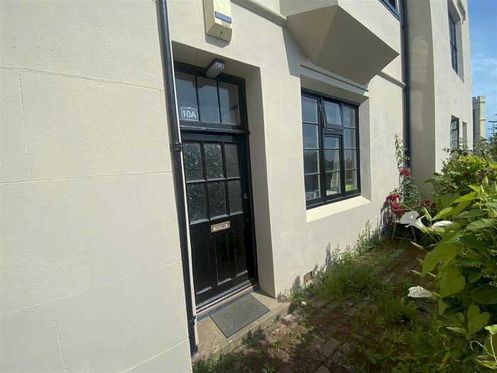 3 Bedroom Flat To Rent In Maze Hill, St. Leonards-On-Sea, TN38